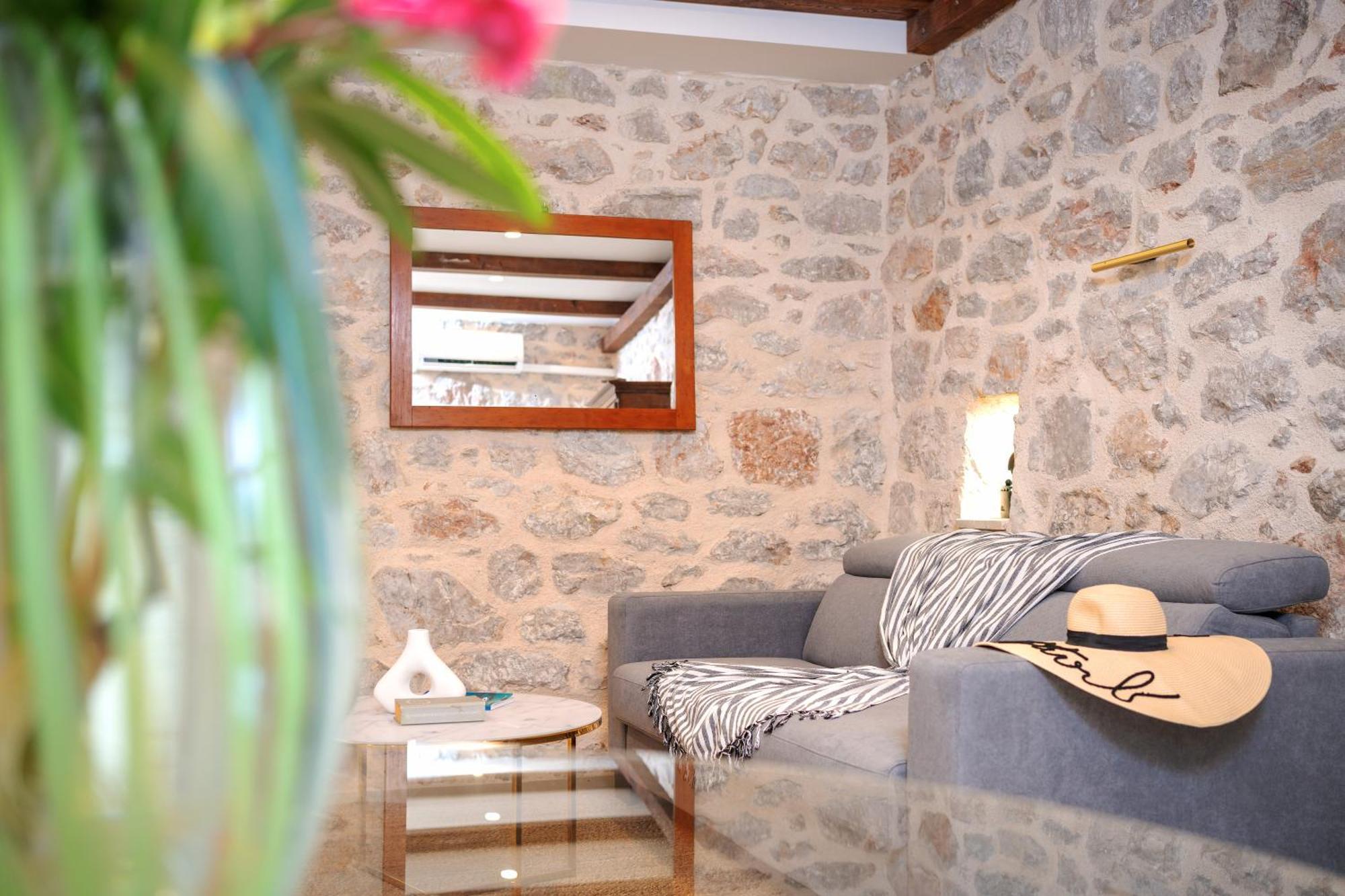 Apartman Skala With Hot Tub & Kala With Terrace *