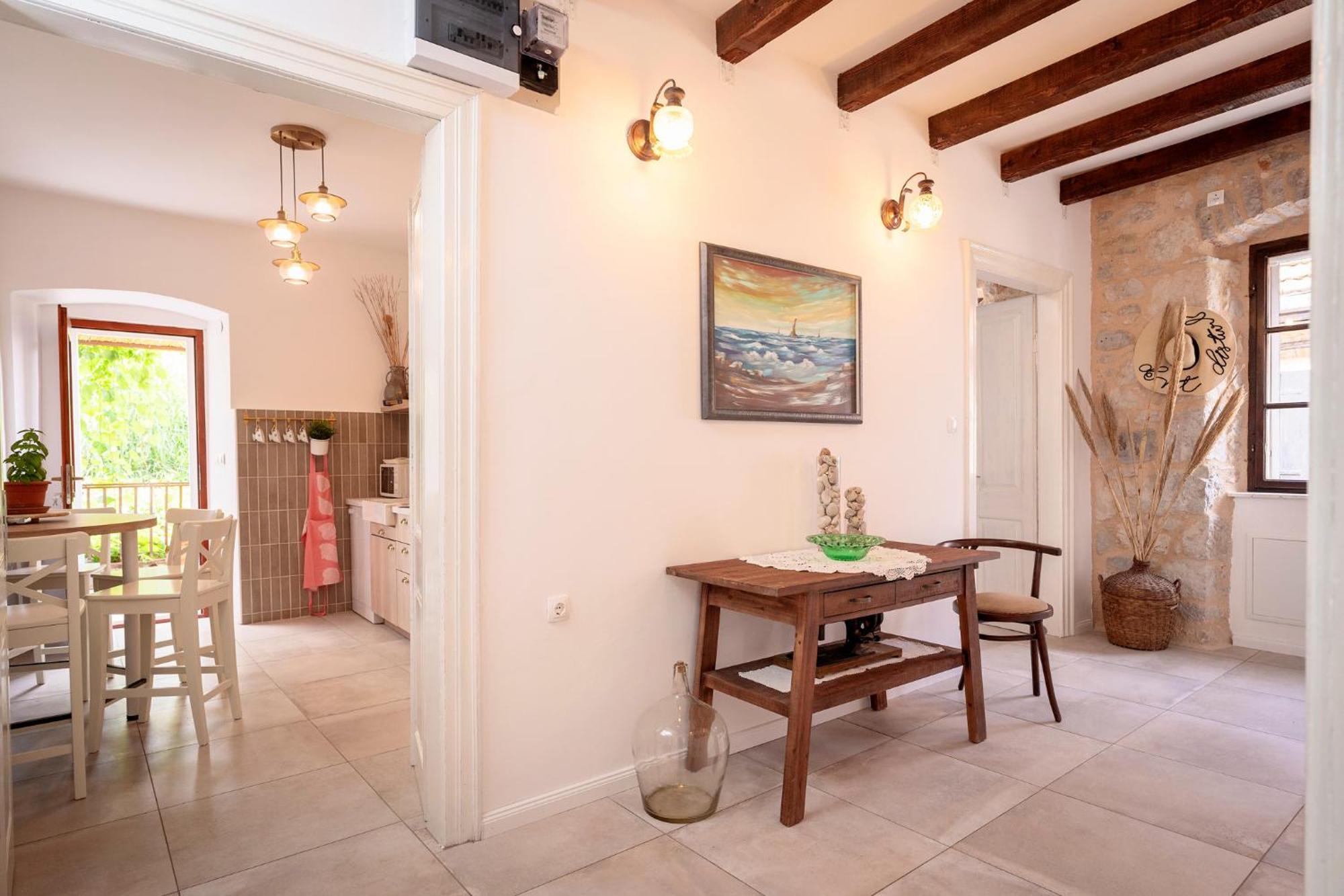 Apartment Skala With Hot Tub & Kala With Terrace Pitve