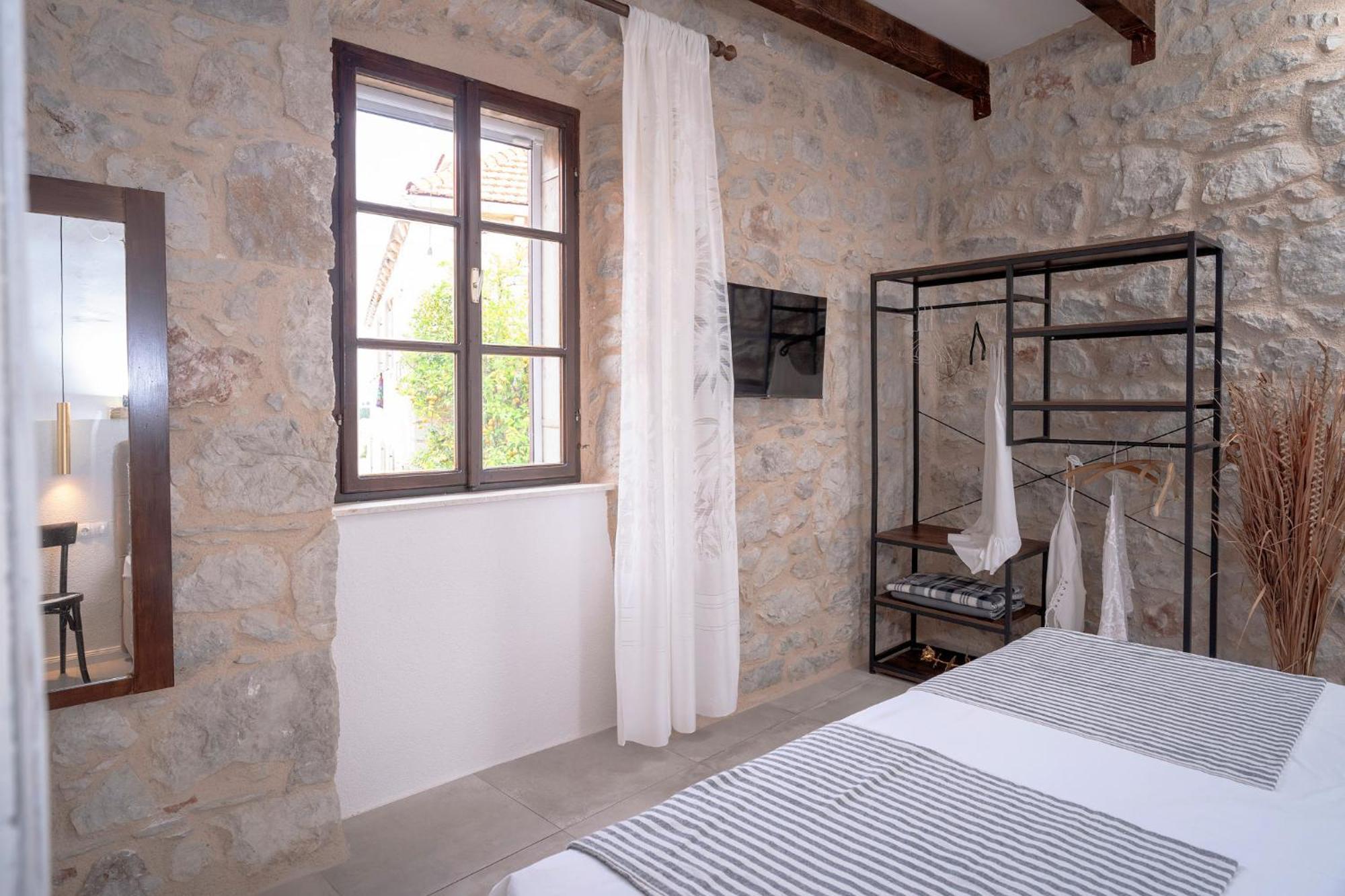 Skala With Hot Tub & Kala With Terrace Pitve