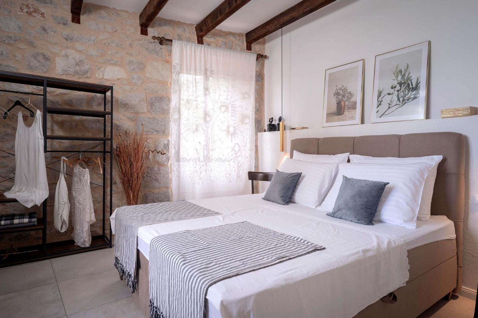 Skala With Hot Tub & Kala With Terrace Apartment *