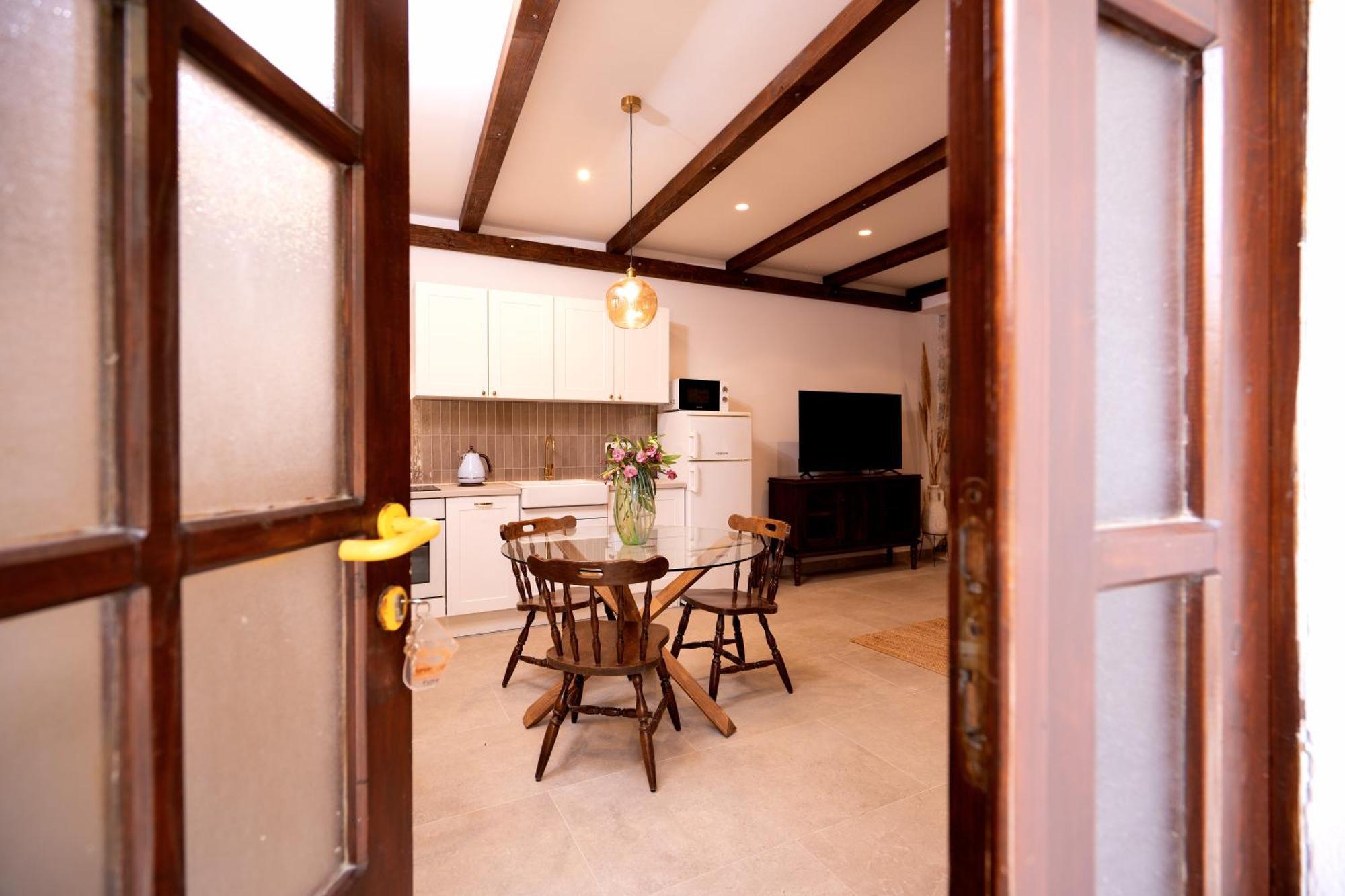 Skala With Hot Tub & Kala With Terrace Apartment