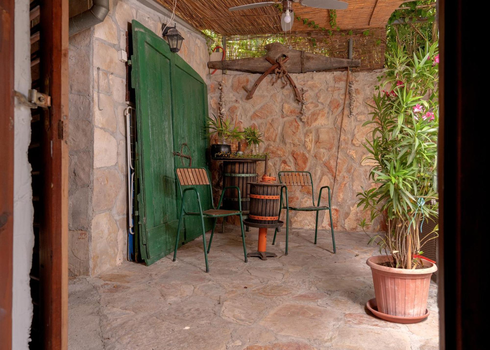 Skala With Hot Tub & Kala With Terrace Apartment